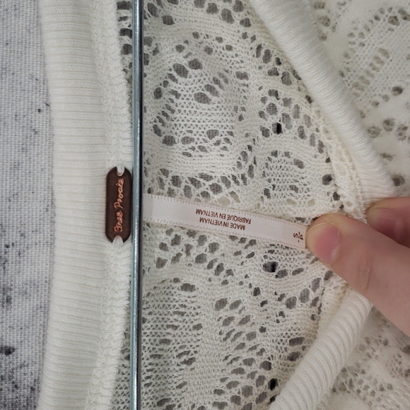 Free People-Soft Fuzzy Sheer Floral Lace Not Cold In This Top Ivory Size S - Picture 6 of 7